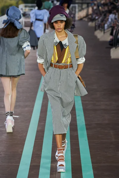 Look 22